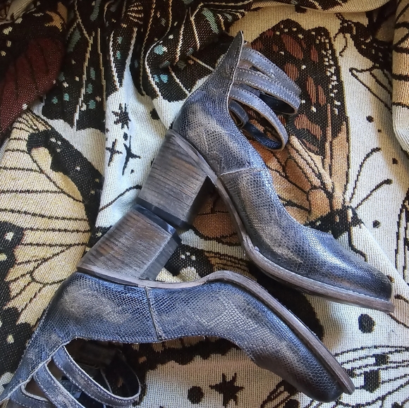 FREEBIRD Randi Reptile Snake Pewter Gray Heeled Leather Shoes - Size 10 NEW FIRM - Picture 6 of 15